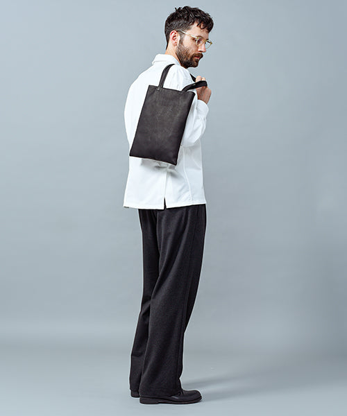 MR.OLIVE E.O.I / WATERPROOF WASHABLE LEATHER FLAT TOTE BAG(MEDIUM)