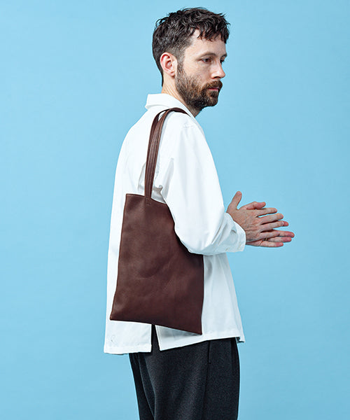 MR.OLIVE E.O.I / WATERPROOF WASHABLE LEATHER FLAT TOTE BAG(MEDIUM)