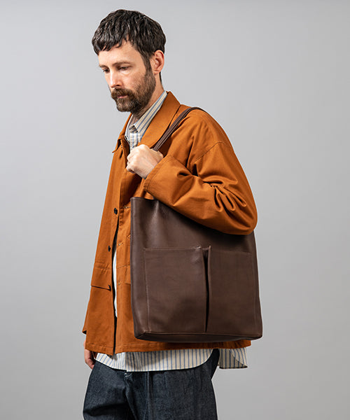 MR.OLIVE E.O.I / WATER PROOF WASHABLE LEATHER / GUSSET POCKET TOTE BAG