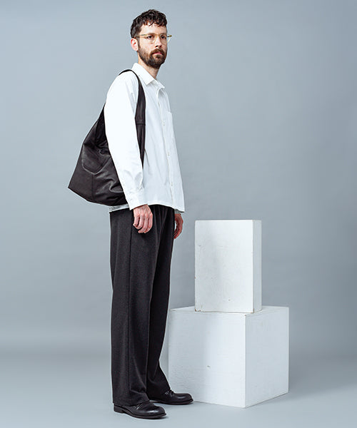 MR.OLIVE E.O.I / WATERPROOF LIGHT LEATHER ECO TOTE