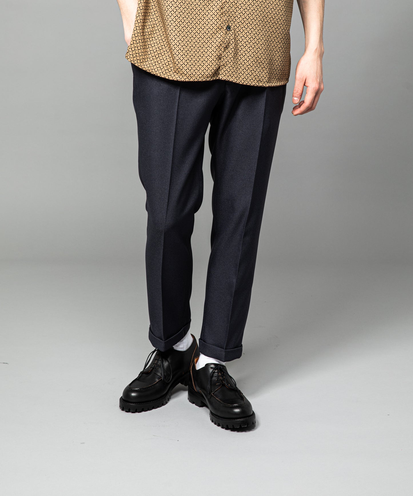 MR.OLIVE / RETORO POLYESTER TWILL / EASY ONE PLEATS STA-PREST TAPERED PANTS