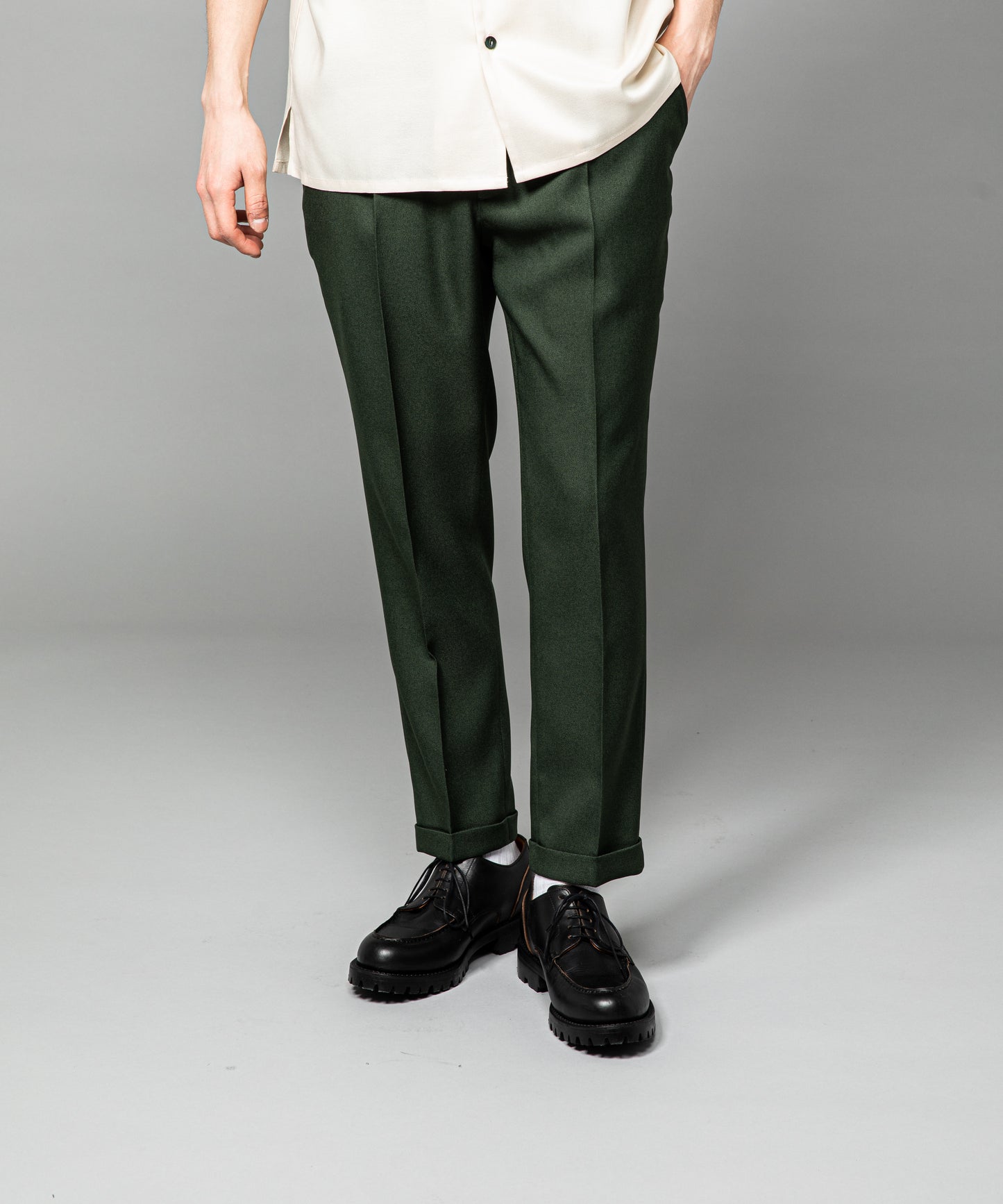 MR.OLIVE / RETORO POLYESTER TWILL / EASY ONE PLEATS STA-PREST TAPERED PANTS