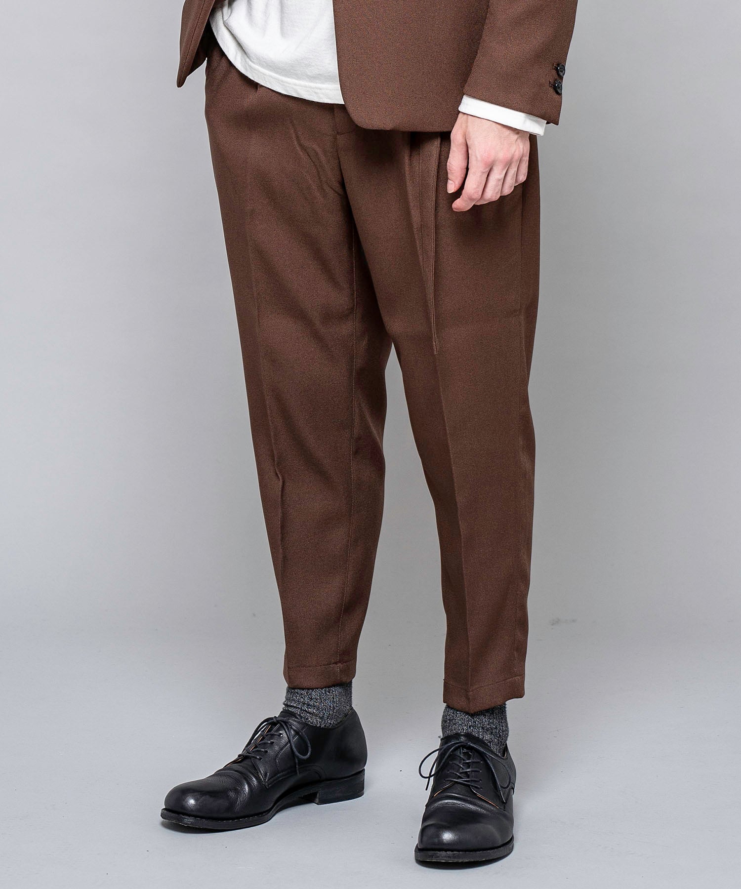 MR.OLIVE / RETRO POLYESTER TWILL / BELTED WIDE TAPERED PANTS