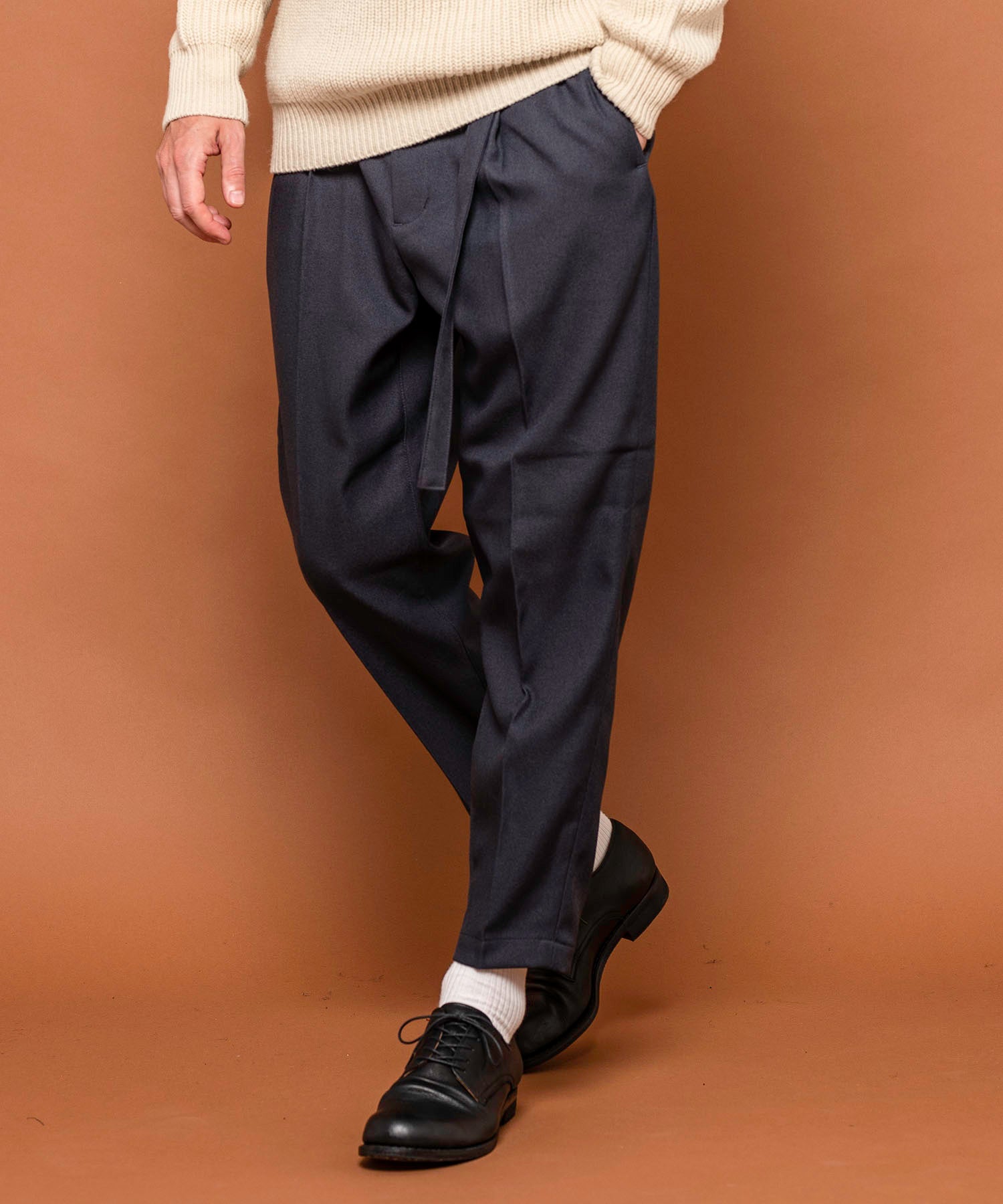 MR.OLIVE / RETRO POLYESTER TWILL / BELTED WIDE TAPERED PANTS